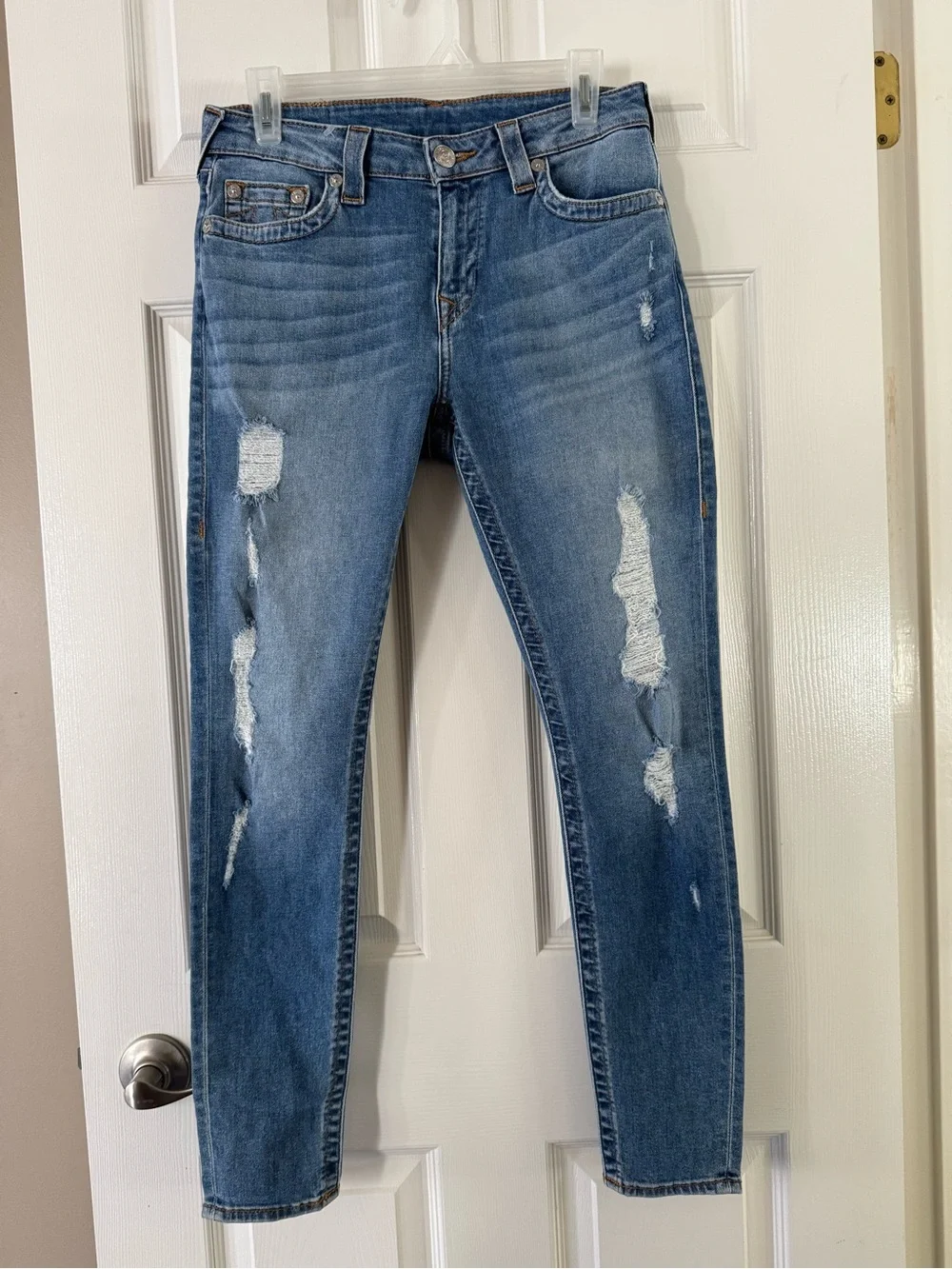 True Religion Curvy Skinny Mid Rise Distressed Jeans Size 29 Medium Blue Wash - Picture 2 of 15